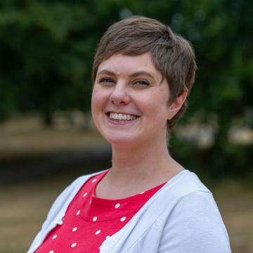 Dr Lisa Smith Head And Shoulders Image
