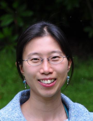 E Hui Headshot