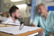 Doctor with patient (1)